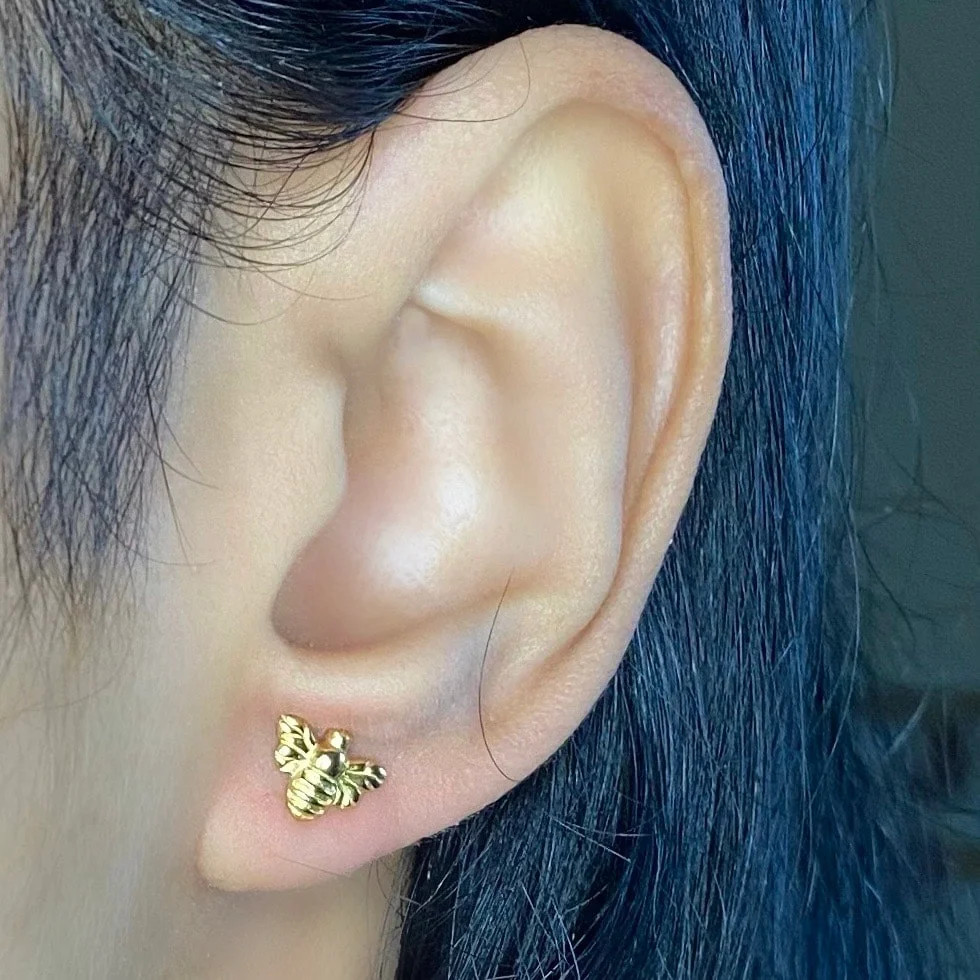 Gold plated – Charlotte – Bee Earring – Free delivery – Gift box included