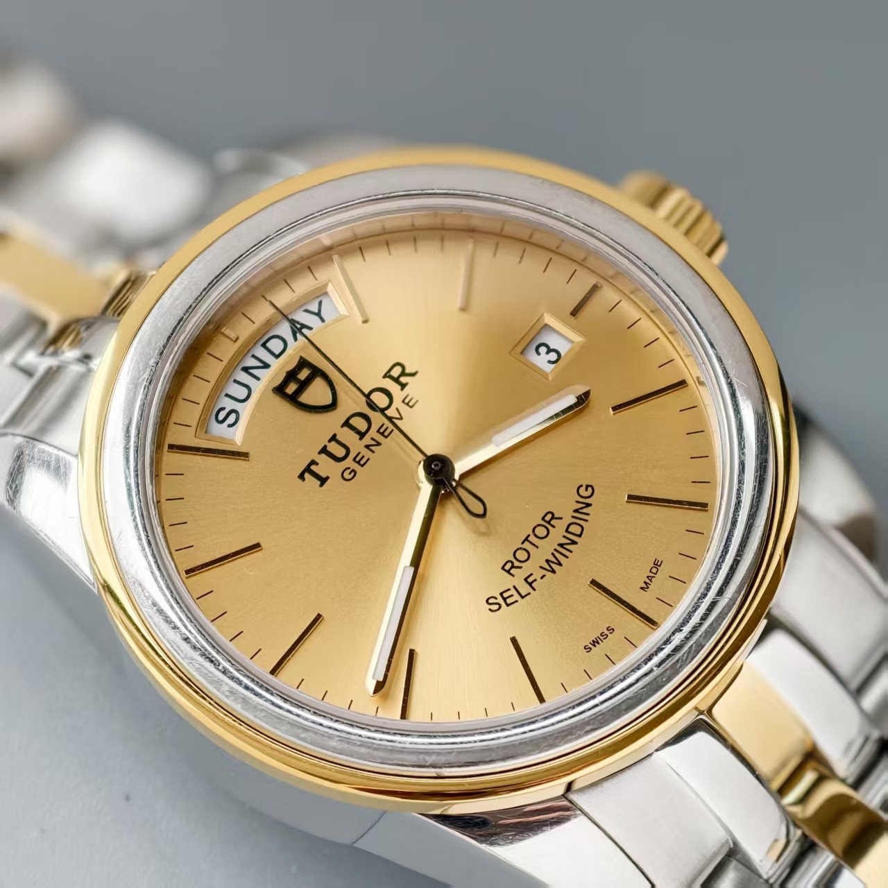 Tudor Gilding Scale Dial Glamour M56003 Men’s Watch Automatic 39mm Date