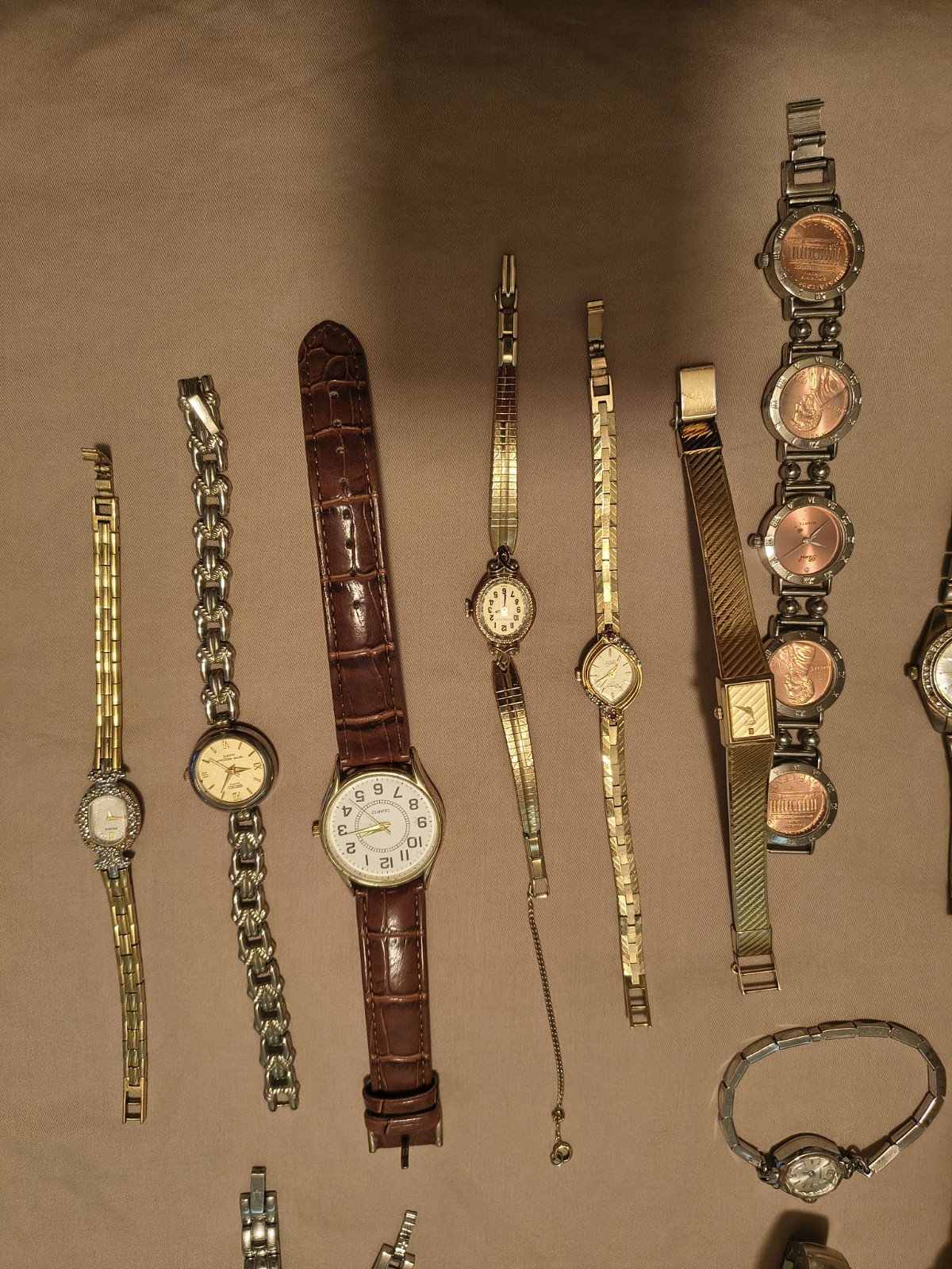 Mixed Lot 35 Wristwatches & 20 +Watch Bands, Fit Bit, Coach, Sieko, Fossil +++