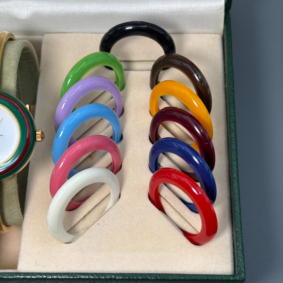 Gucci Change Bezel 11/12 Colors White / Silver Dial Watch Box New battery