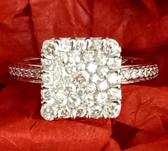 1ct Diamond (H 12) Ring in 10K White Gold Size 7, 3.70g