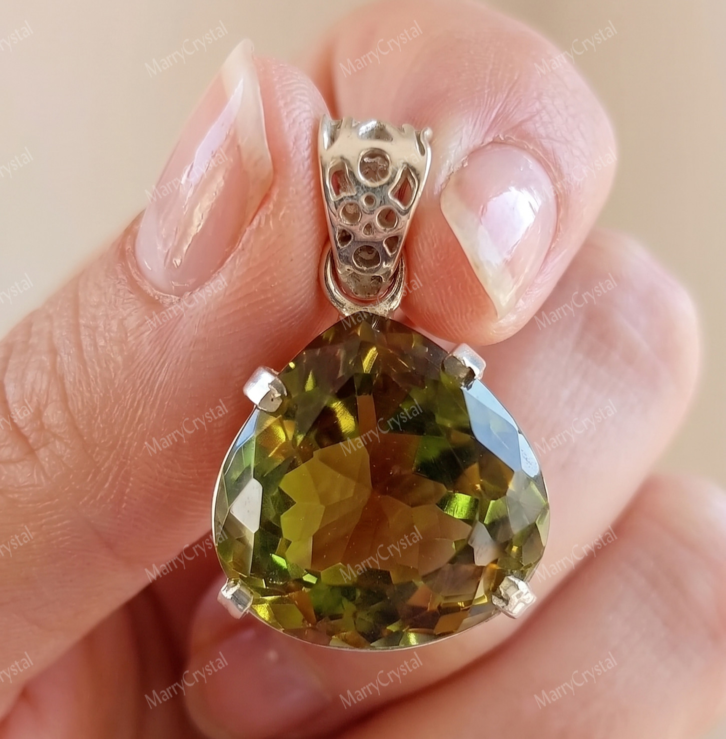 Lightshift Pendant Color Changing Zultanite Glass Heart Cut Loose Gemstone