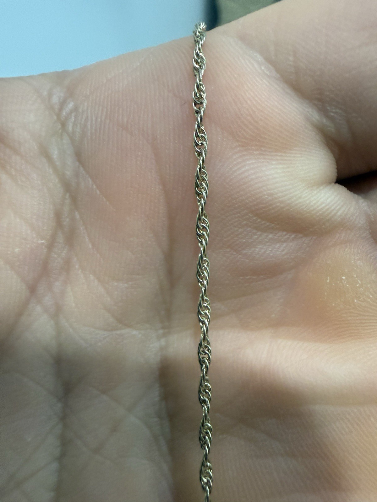 14k Gold Chain Necklace 2.8 Grams 21 Inches Length