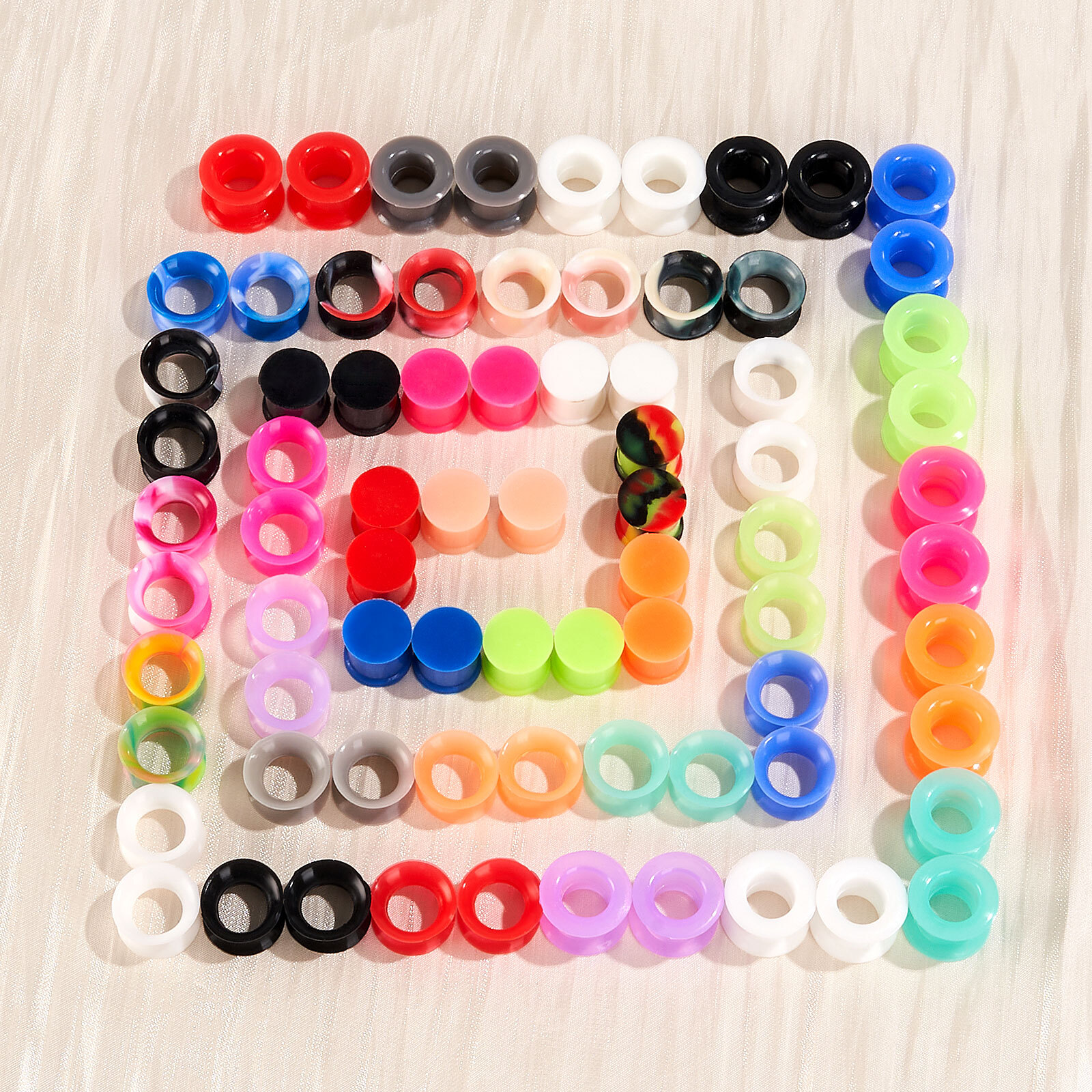 50 RANDOM PAIRS OF EAR PLUGS / EAR GAUGES-MIX STYLE-CHOOSE SIZE-100 PIECES TOTAL