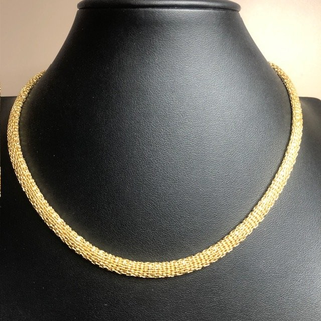 B2819 Napier Woven Mesh Necklace 18″ Gold Tone Textured Collar Chain