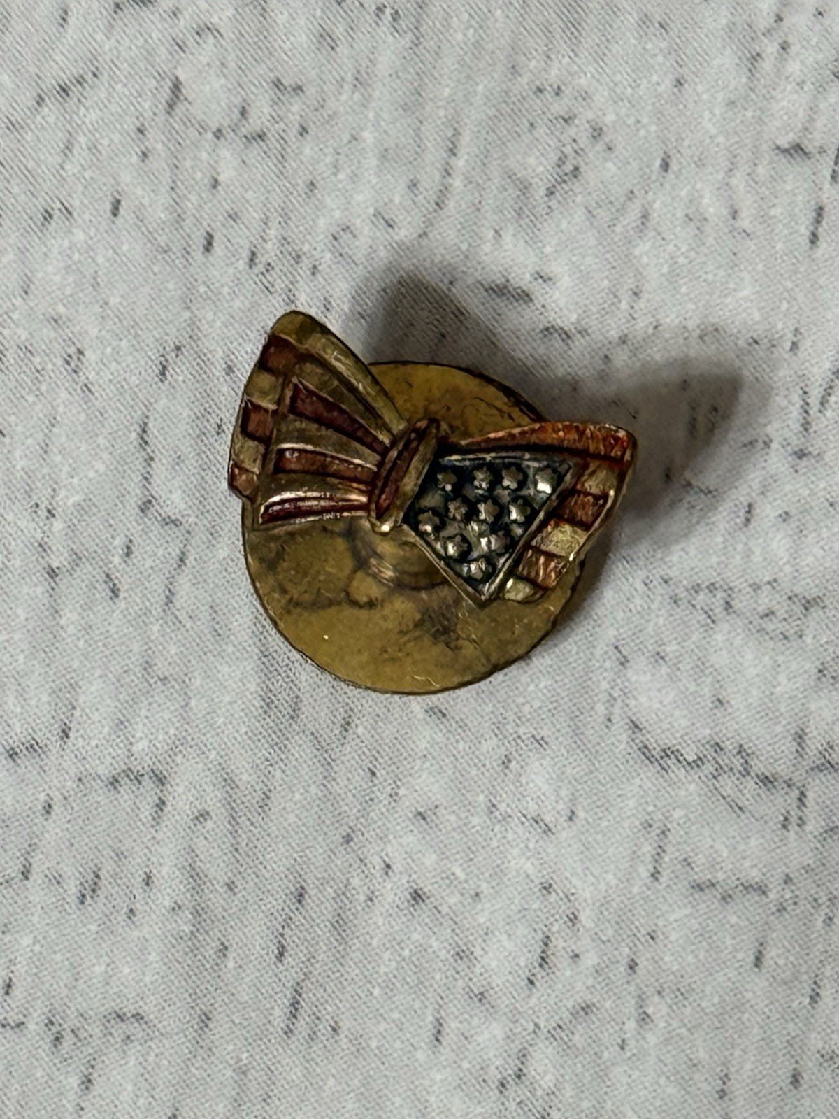 VTG American Flag Bow Tie Pin Pinback Button Patriotic Political Lapel Jewelry