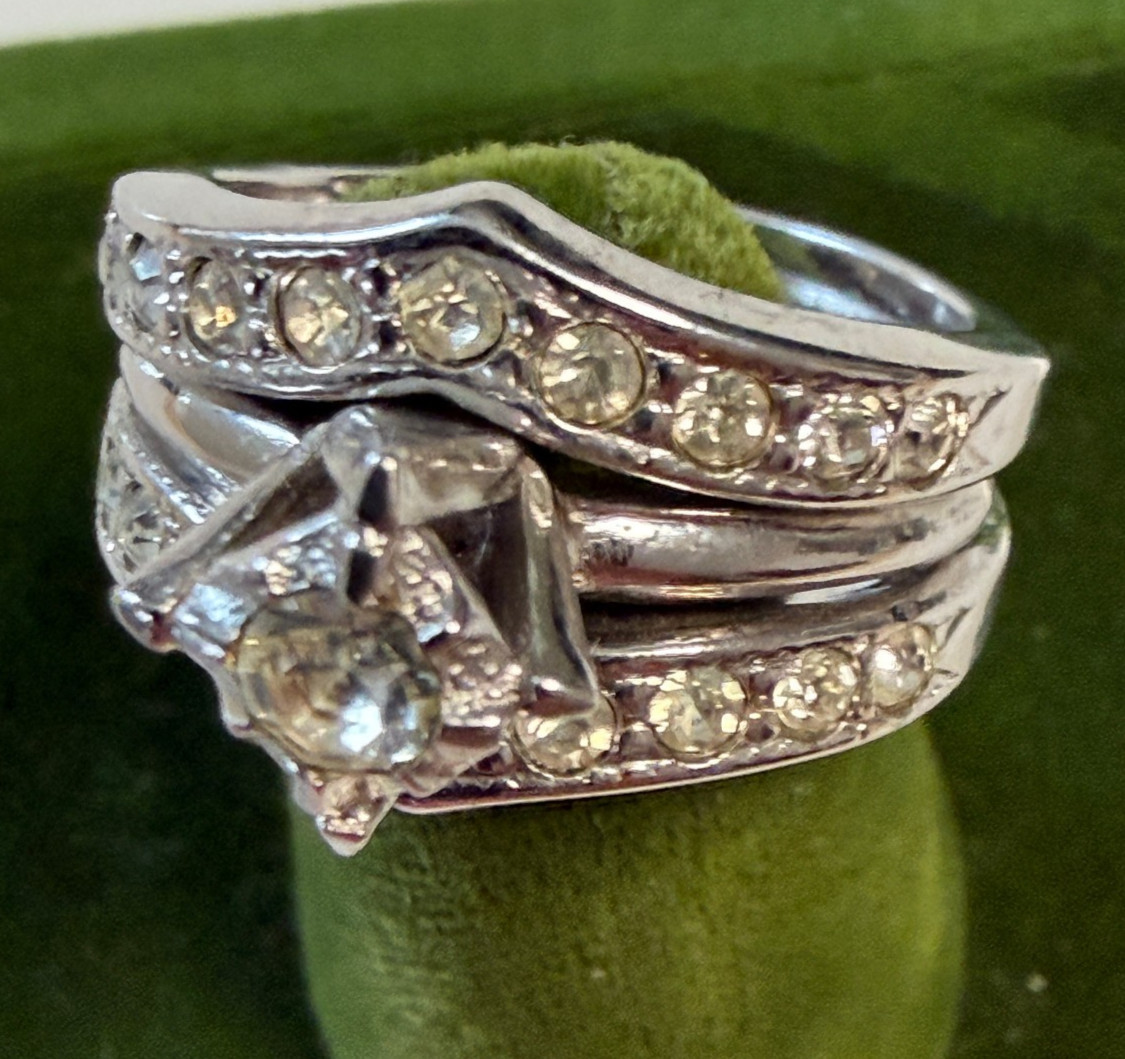 Vintage Simulated White Spinel Stamped 18k HGE Ring Size 7 Engagement Wedding