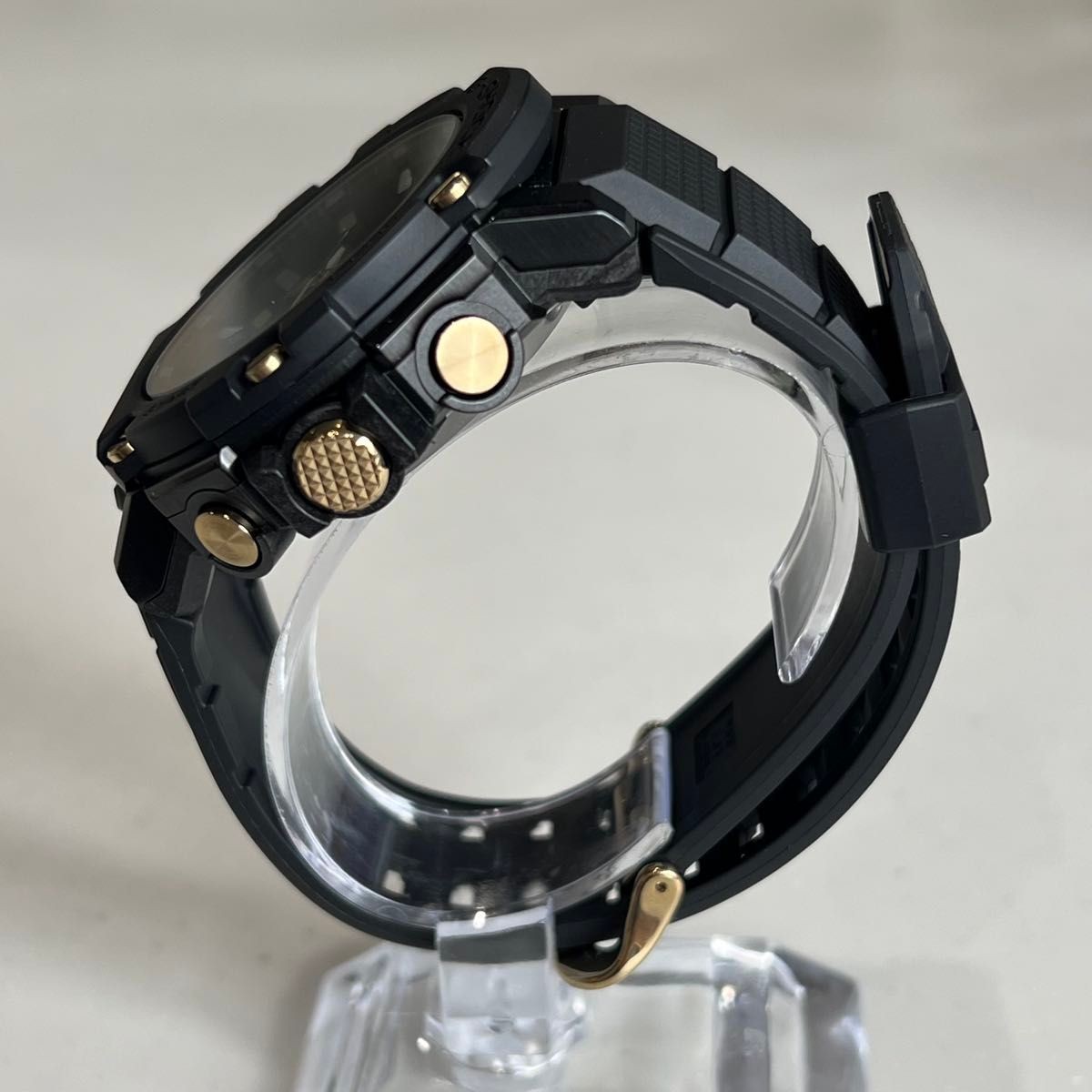 Rare CASIO G SHOCK GST B300 Bluetooth Men’s Watch with Box