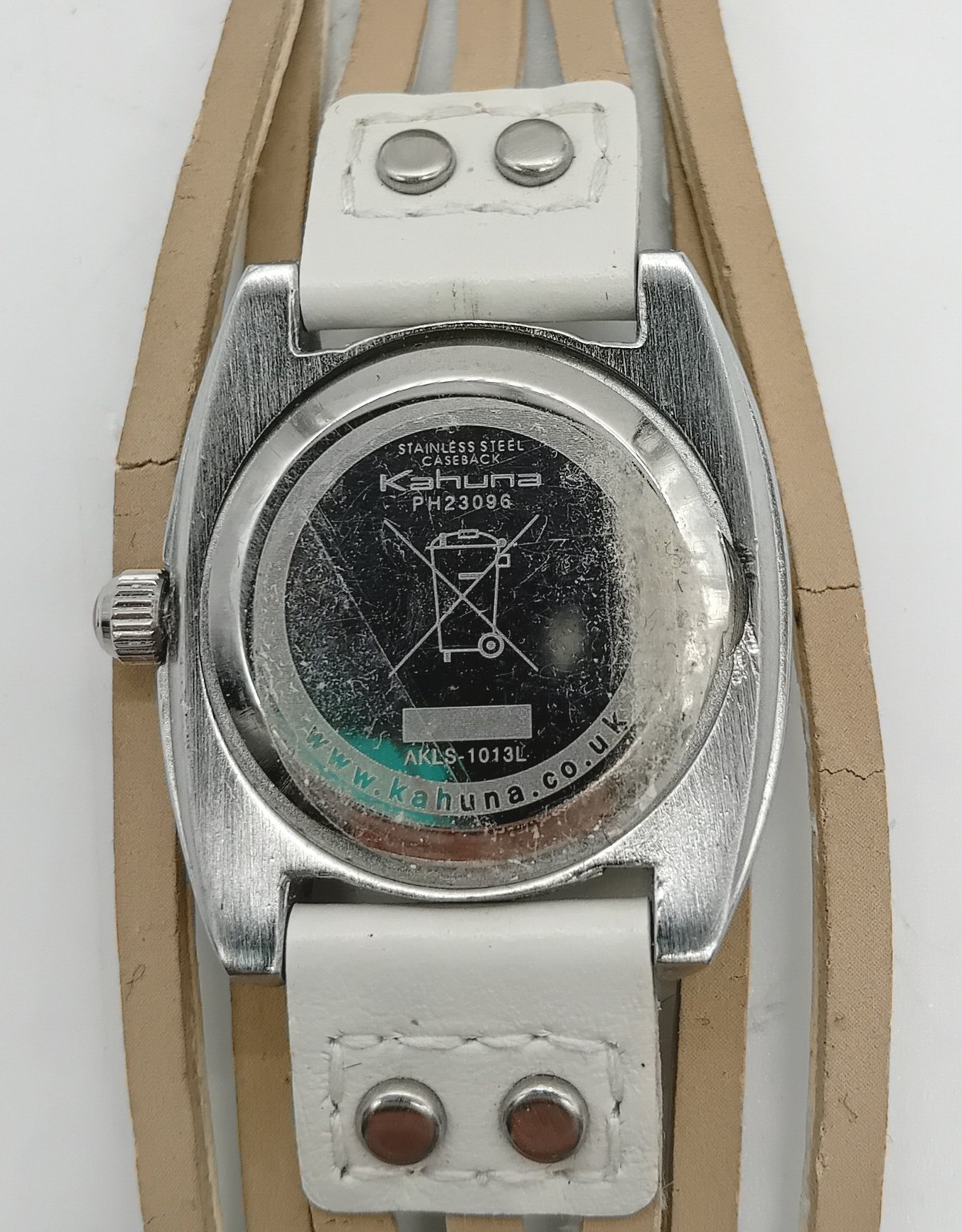KAHUNA Women’s White Pink Dial Multi-Strap Wristwatch Pre-Loved