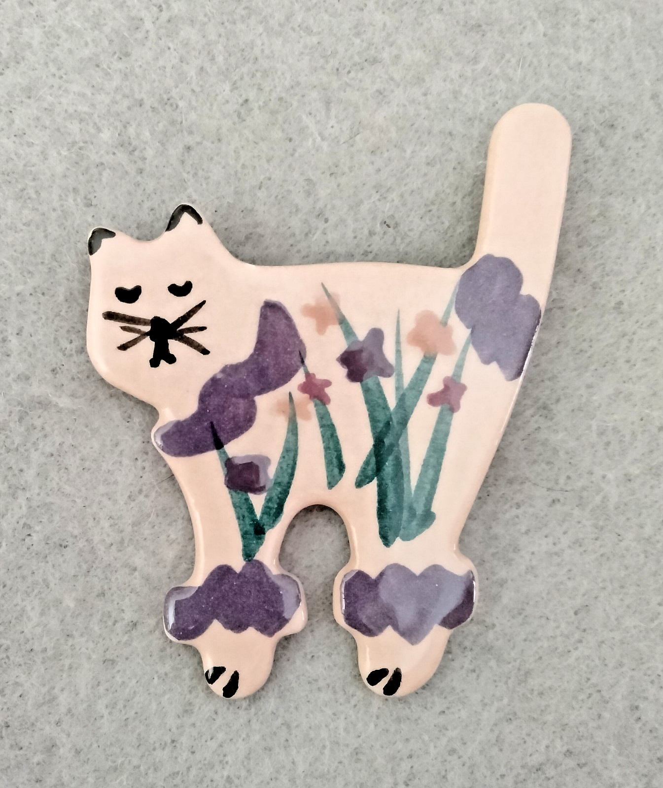 Handmade Ceramic Cat Brooch (167 – 2452)