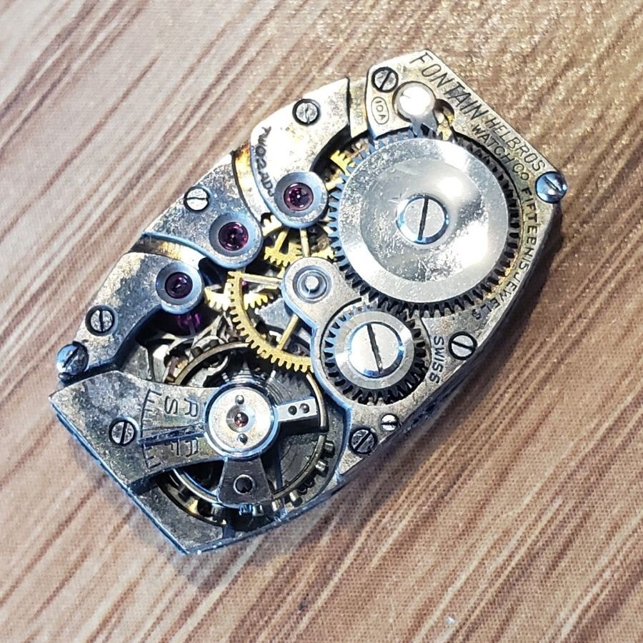 Vintage Helbros Fontain Swiss Art Deco 15 Jewel 2 ADJ Swiss Mechanical Watch WP1