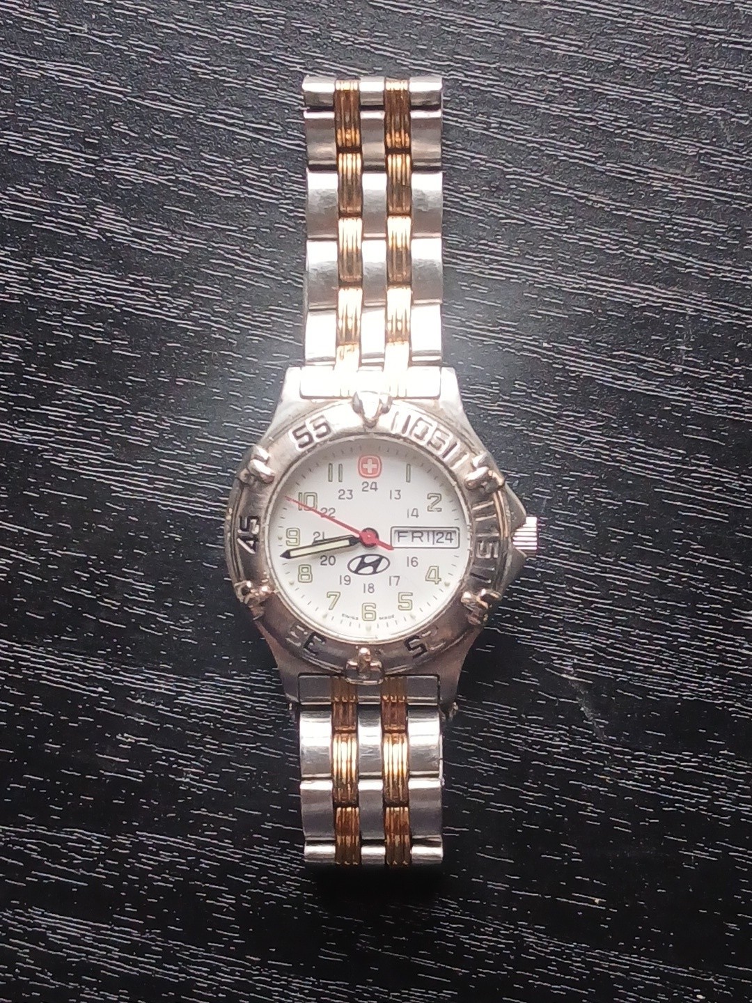Wenger Swiss Army Swiss Military Two-tone Hyundai Women’s Watch New Battery