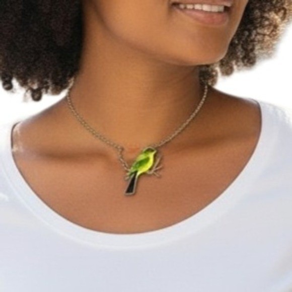Fred Flare Enamel Bird Necklace Green Bird Pendant Kitsch Cottagecore 18″-20″