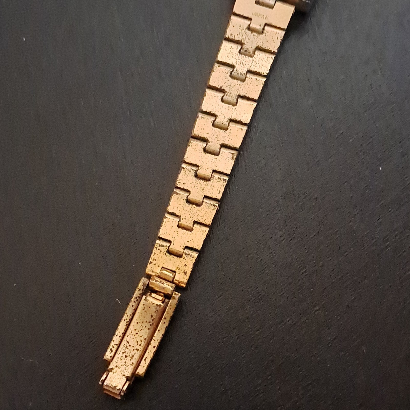 Westclox 17-Jewel Manual Wind Dress Square Tank Watch Gold Bracelet Gold Dial