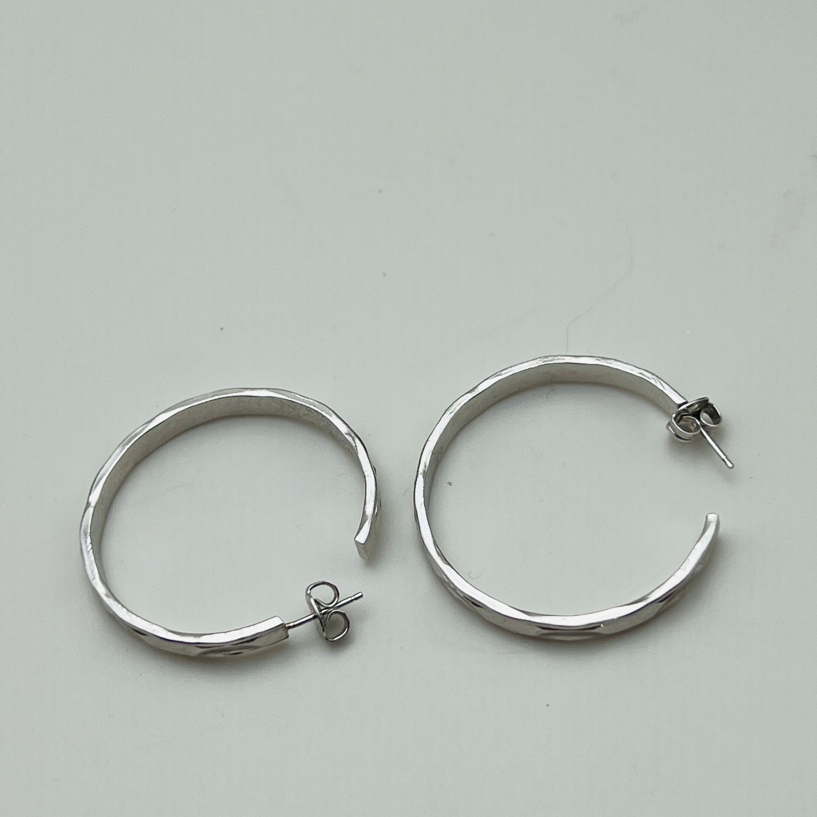 Silver Tone Hoop Pierced Earrings Classic Minimalist Round Dangle Chic