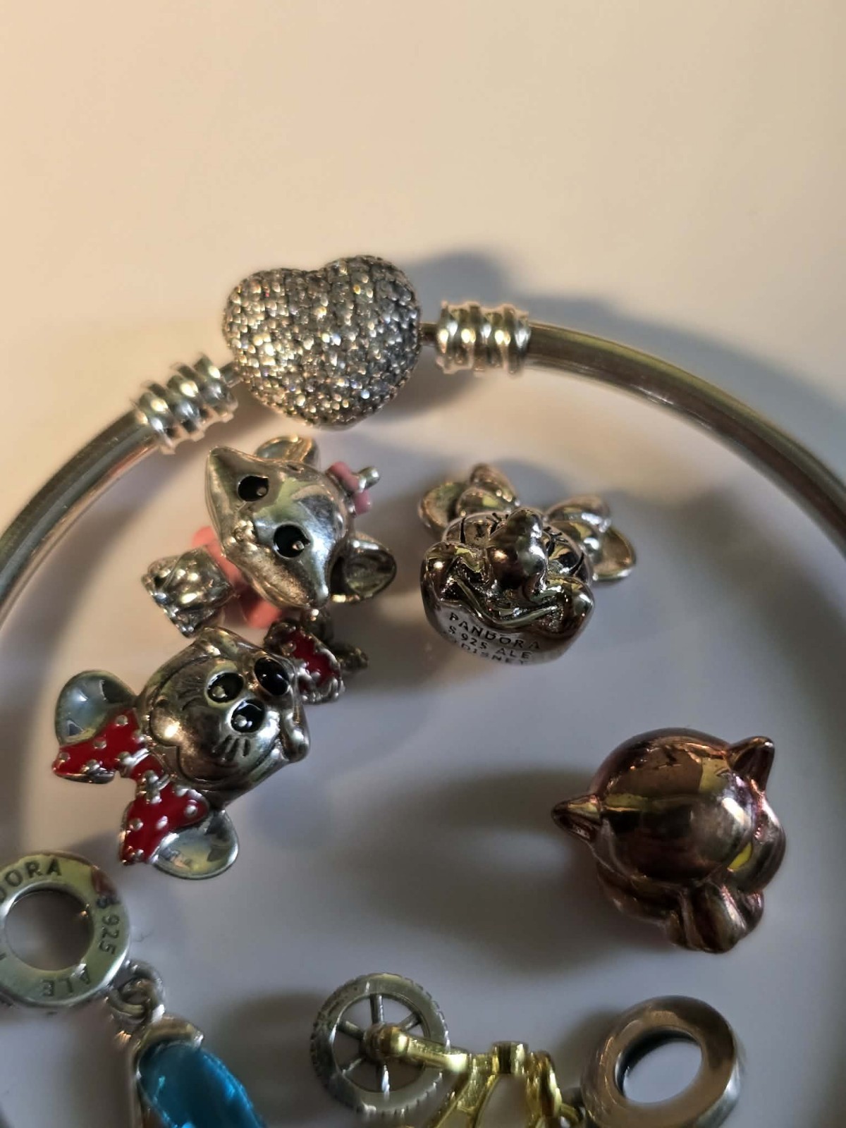 17 Cm ” 6.6 Inches ” Authentic Pre Owned Pandora Bracelet With 6 Silver Charms
