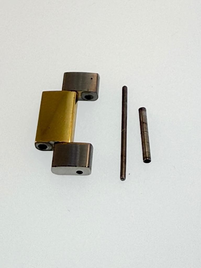Authentic Gucci Timeless 126.4 Two Tone 18MM Band Link With Pins YA126450