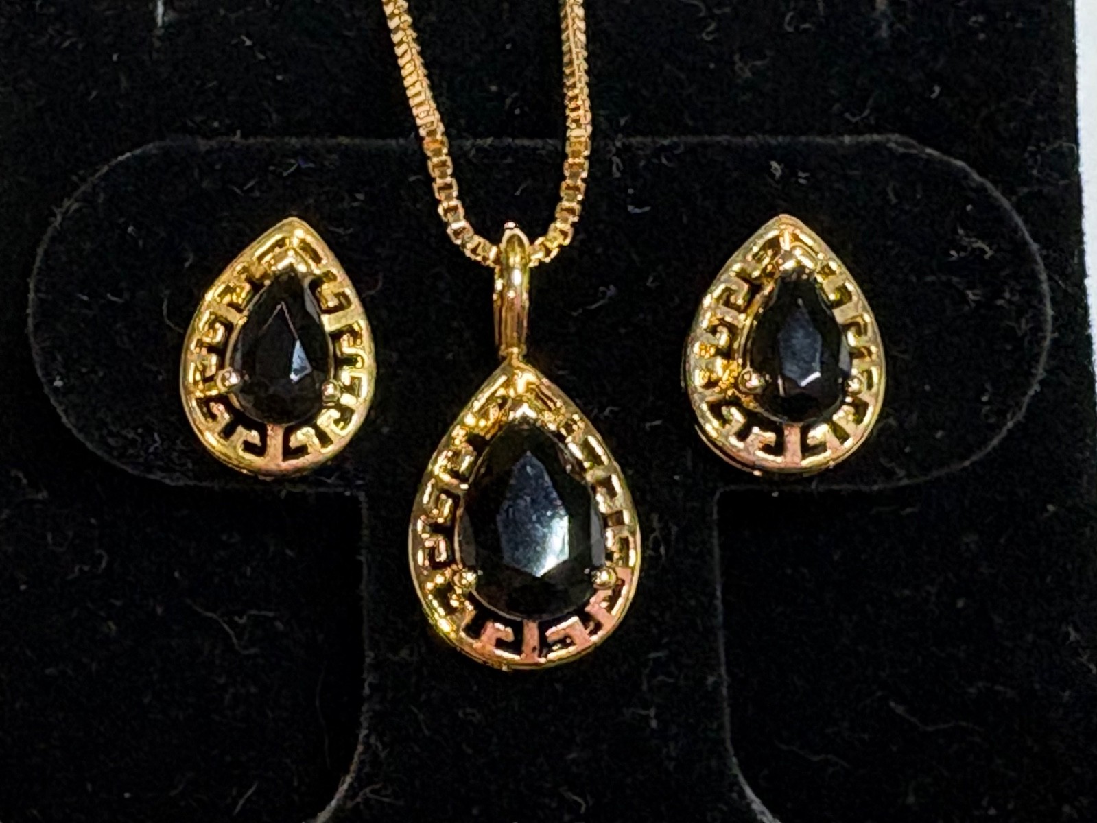 AVON Necklace Pendant Earring Set Goldtone Greek Border Black Onyx Teardrop VGC