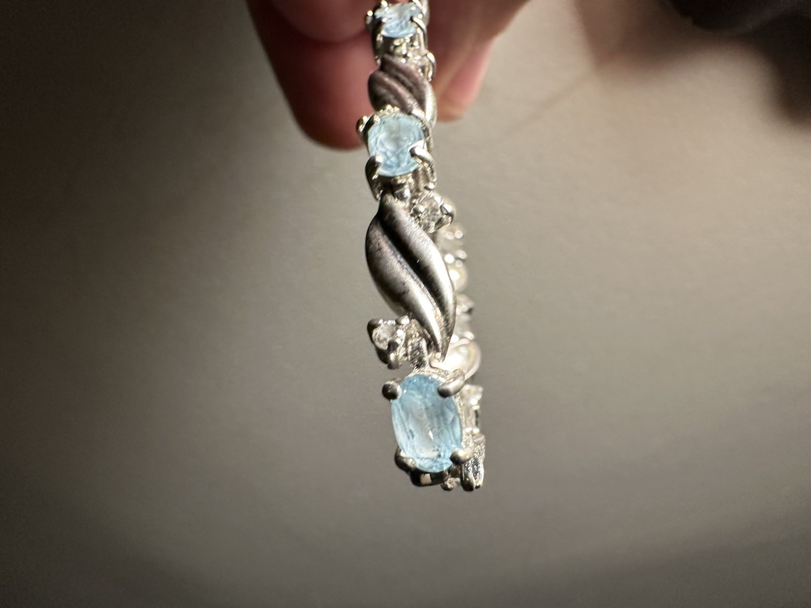 Silver Topaz Tennis Bracelet 8” great condition estate sale find