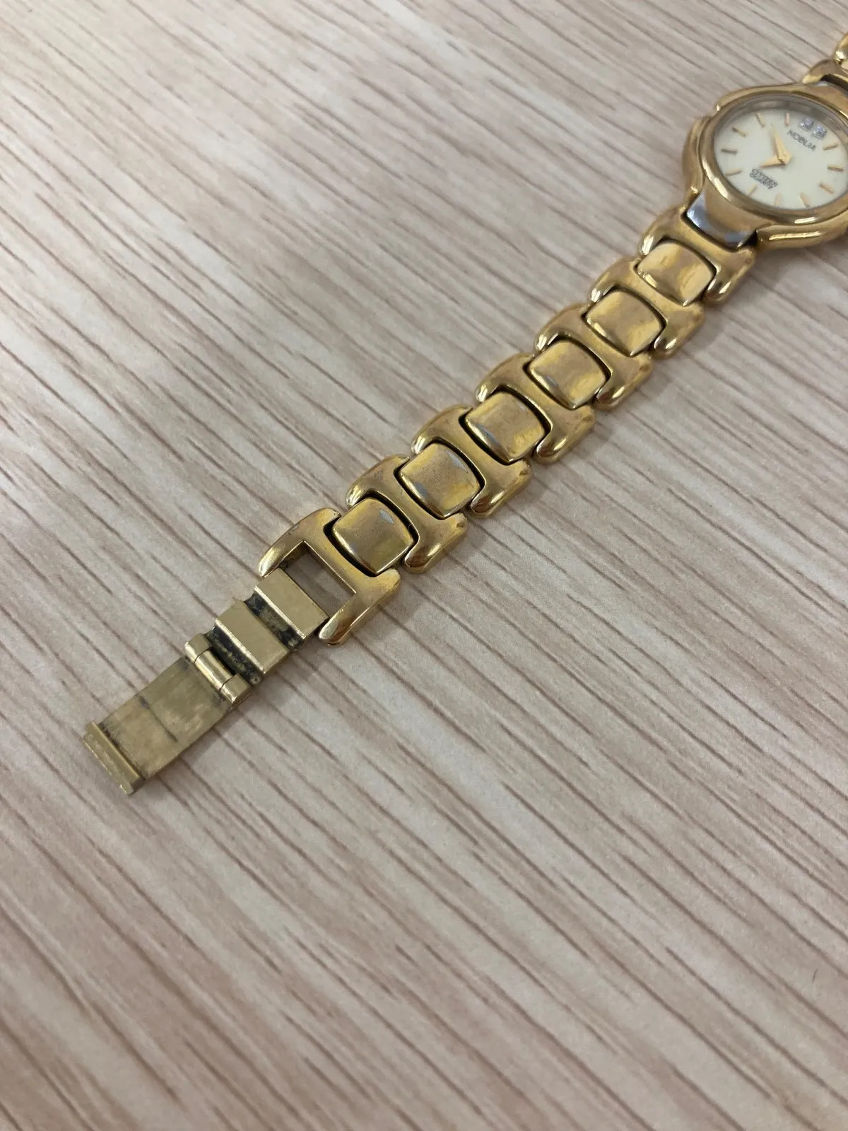 % Non-working Citizen Noblia Gold Stone Wristwatch [Watch 2][1]