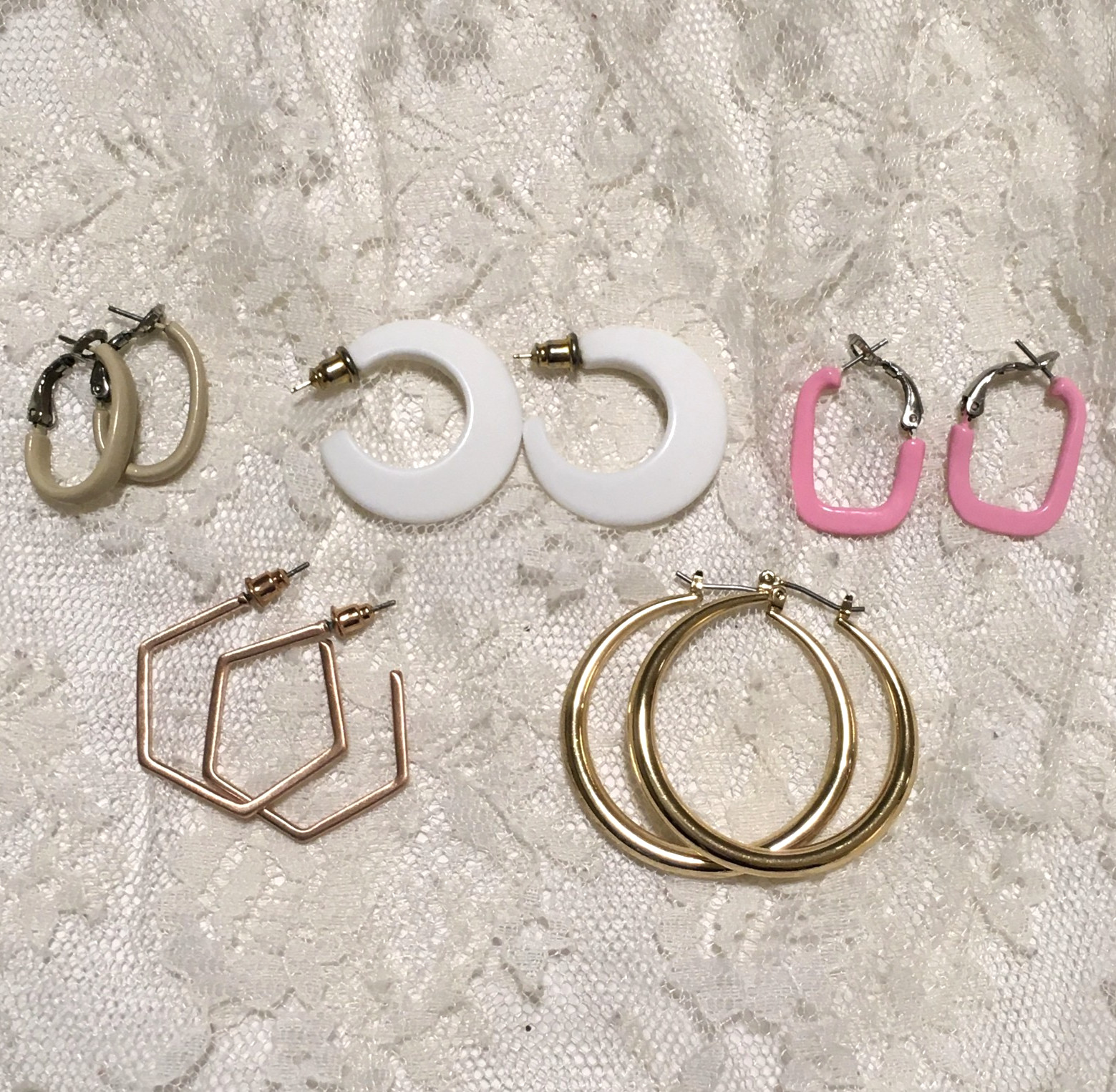 Vintage Earrings Lot Hoop Mix Earrings 5 pairs Metal Plastic mix Pierced
