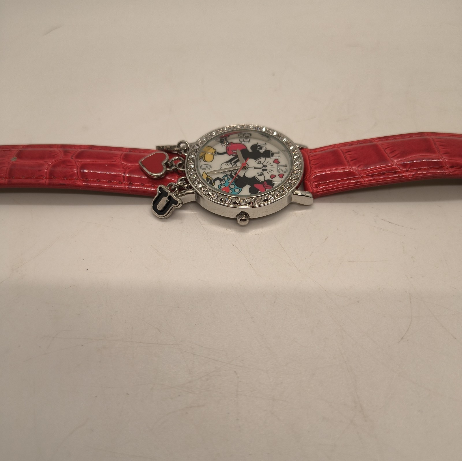 Mickey & Minnie Mouse I Love You Kissing Watch with Charms MCK1AQ1268H15 Works