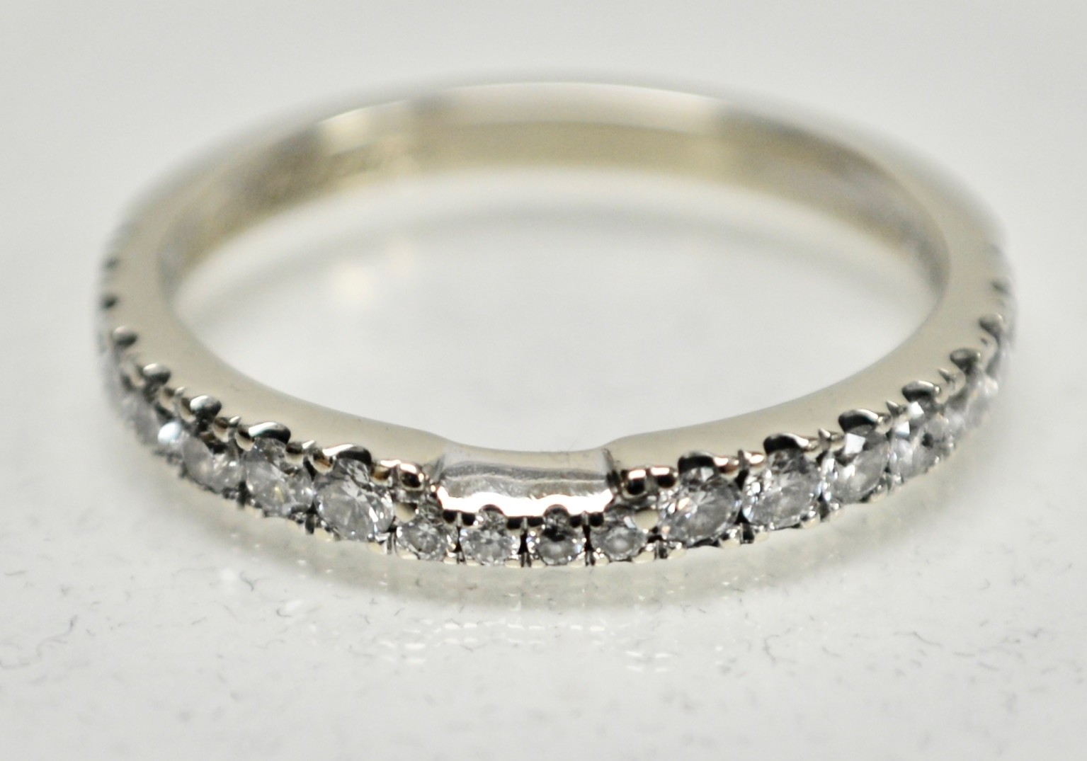 Neil Lane 0.36ctw Diamond Wedding Band 14k white Gold Contoured Ring sz 8.5