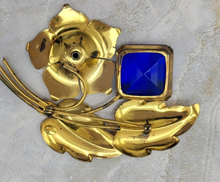 VTG Large Floral Brooch Sterling Silver w/ Gold Tone Finish Blue Glass Stone