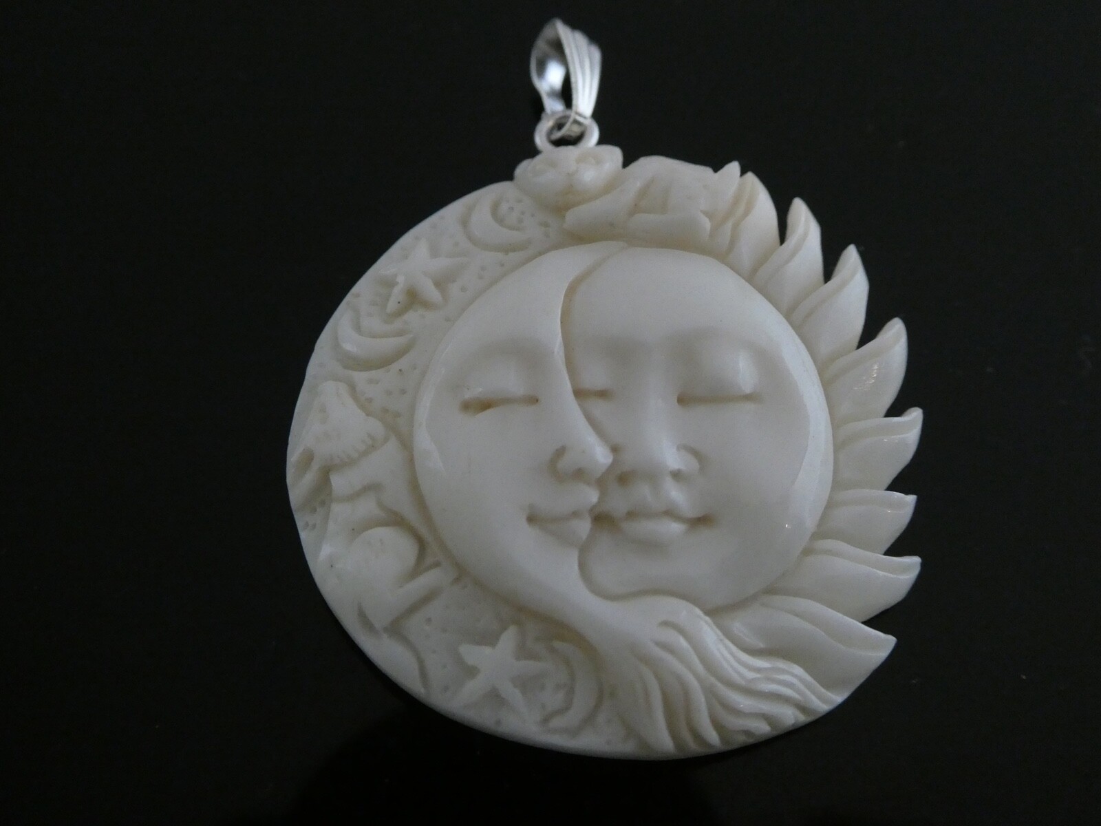 Moon Sun Stars Wolf Cat Lucky Totem Water Buffalo Bone 35mm Round Pendant Amulet
