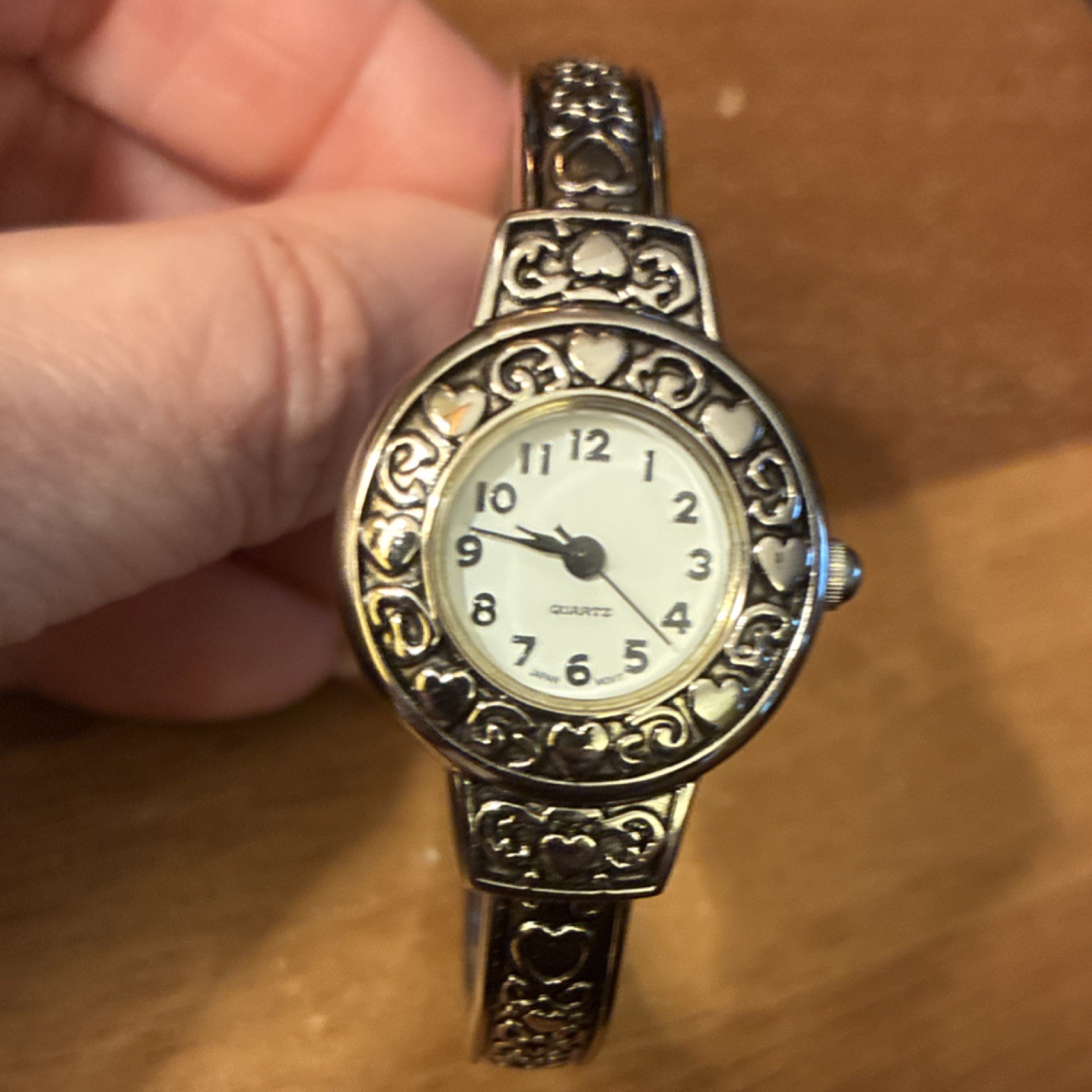 Avon Quartz Silver Heart Motif Bangle Wristwatch White Dial Dress Formal
