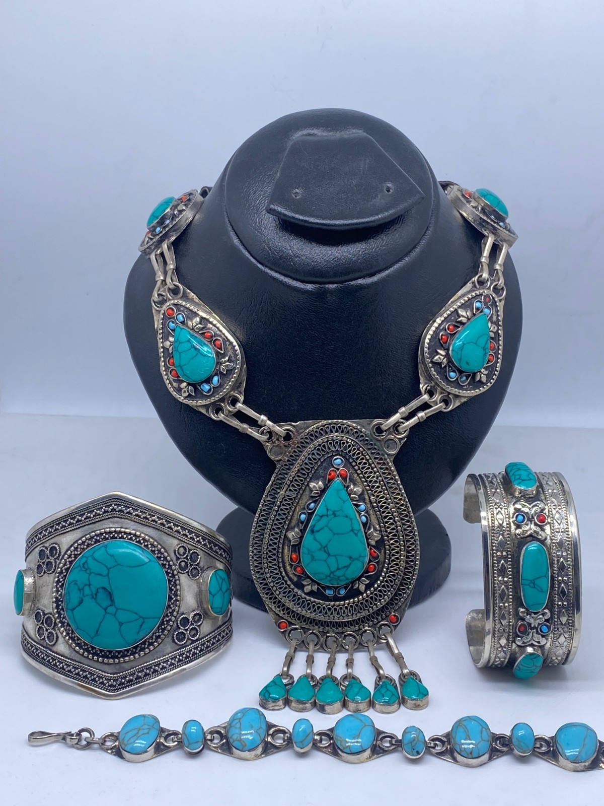 Beautiful set of jewelry Necklace,Bracelets