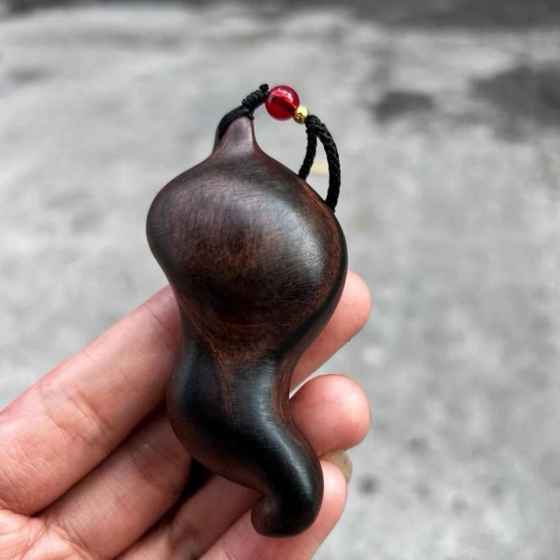 6.6cm Agarwood Guanyin Wood Carving Pendant Antique Curios Handicraft Necklace