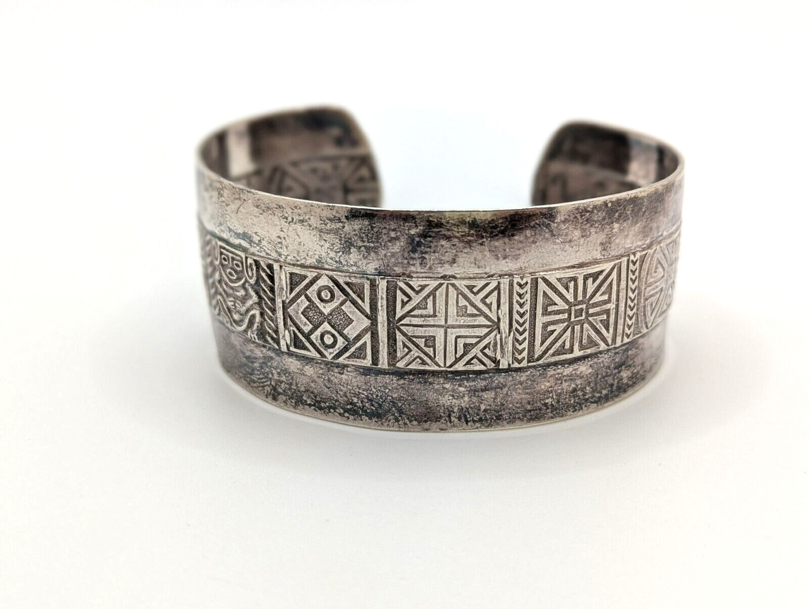 Antique Columbia Inca TRP 900 Silver Tribal Cuff Bracelet Signed Crown Shield 32