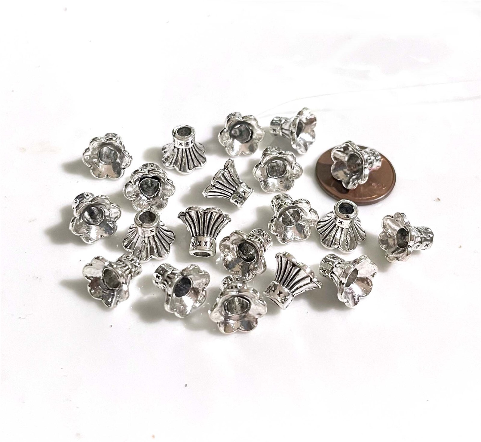 20 Antique Silver Pewter Petal Bell Flowers Caps Beads