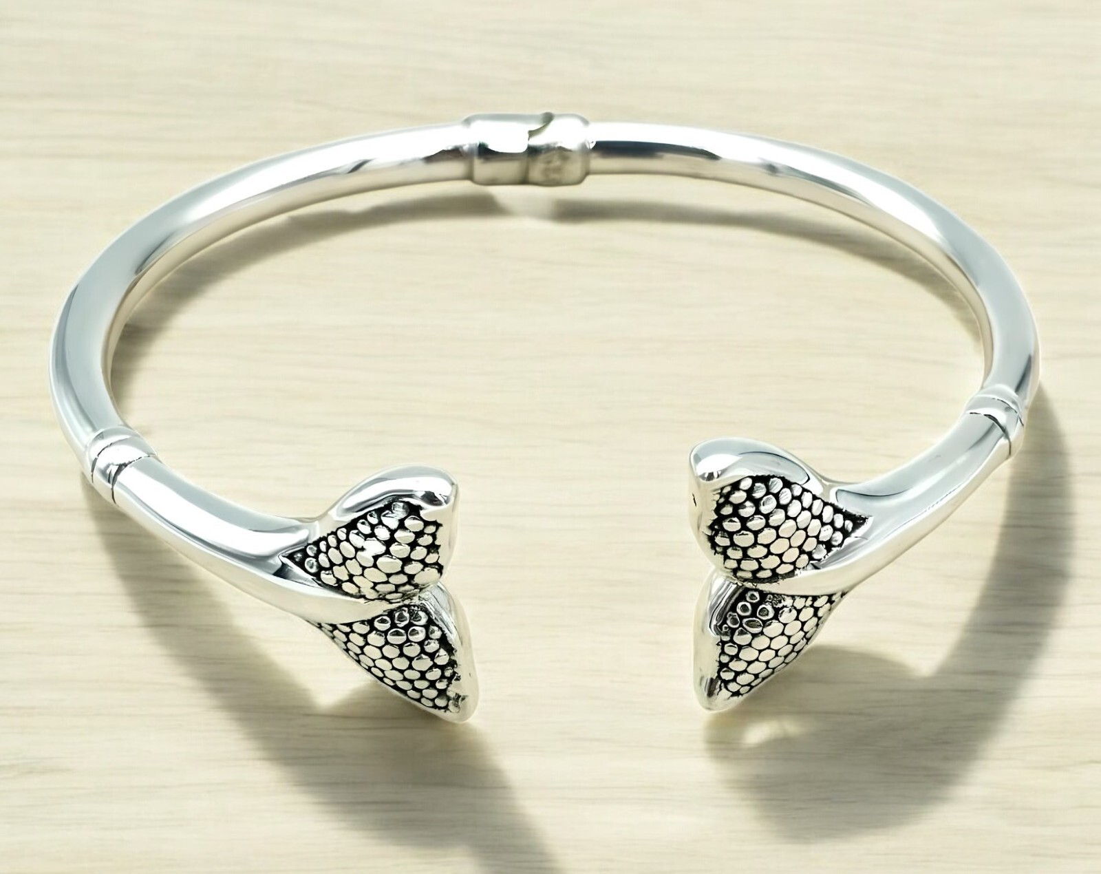 Elegant Dolphin/Whale Tail Bangle – 925 Sterling Silver Lightweight 1631