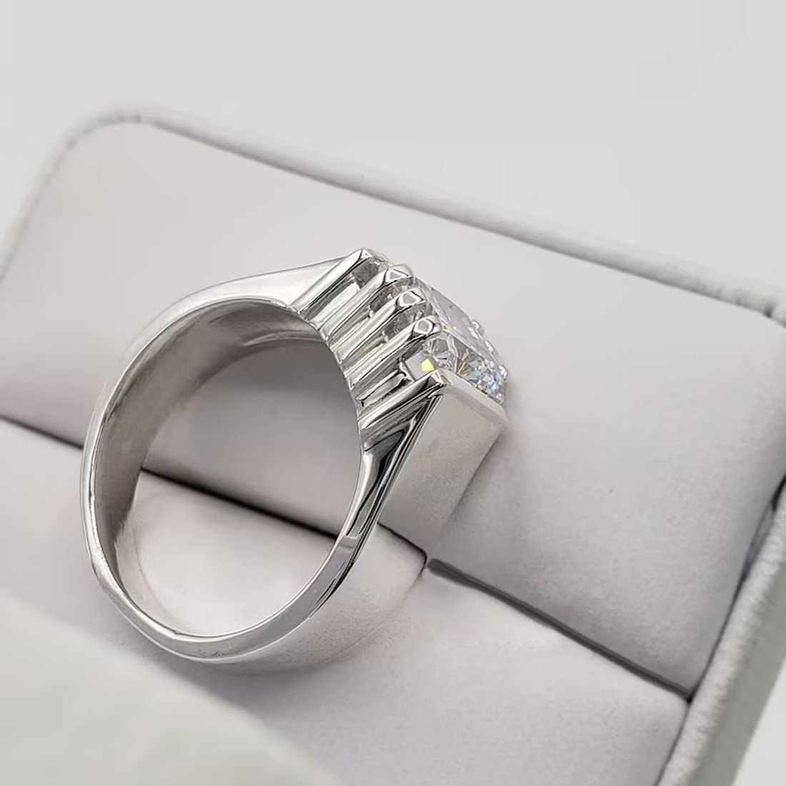 RARE 5.42 Ct Certified White Treated Diamond Solitaire Men’s Ring-925 Silver