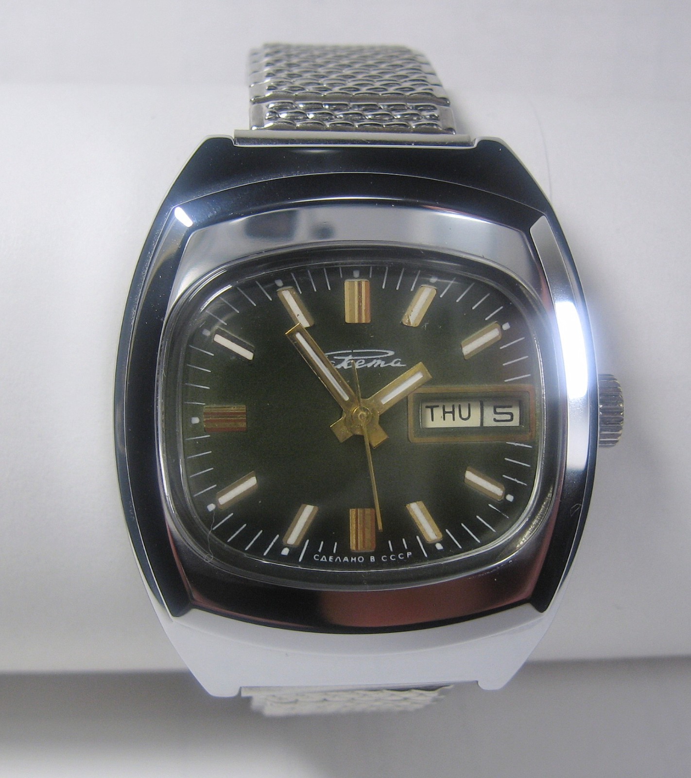 Vtg RAKETA NEW Case + Strap S/Steel 2628H Soviet Classic 19j Wrist Watch 1970s