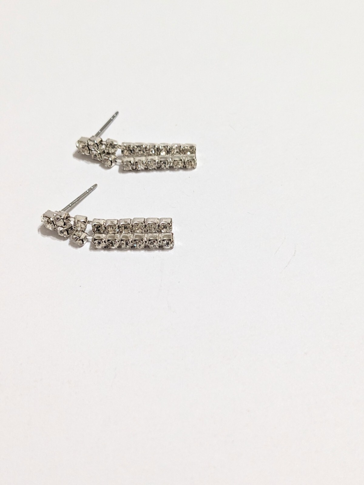 Silver Tone Layered Prong Set Rhinestone Stud/Drop Earrings. 1″. Modern.