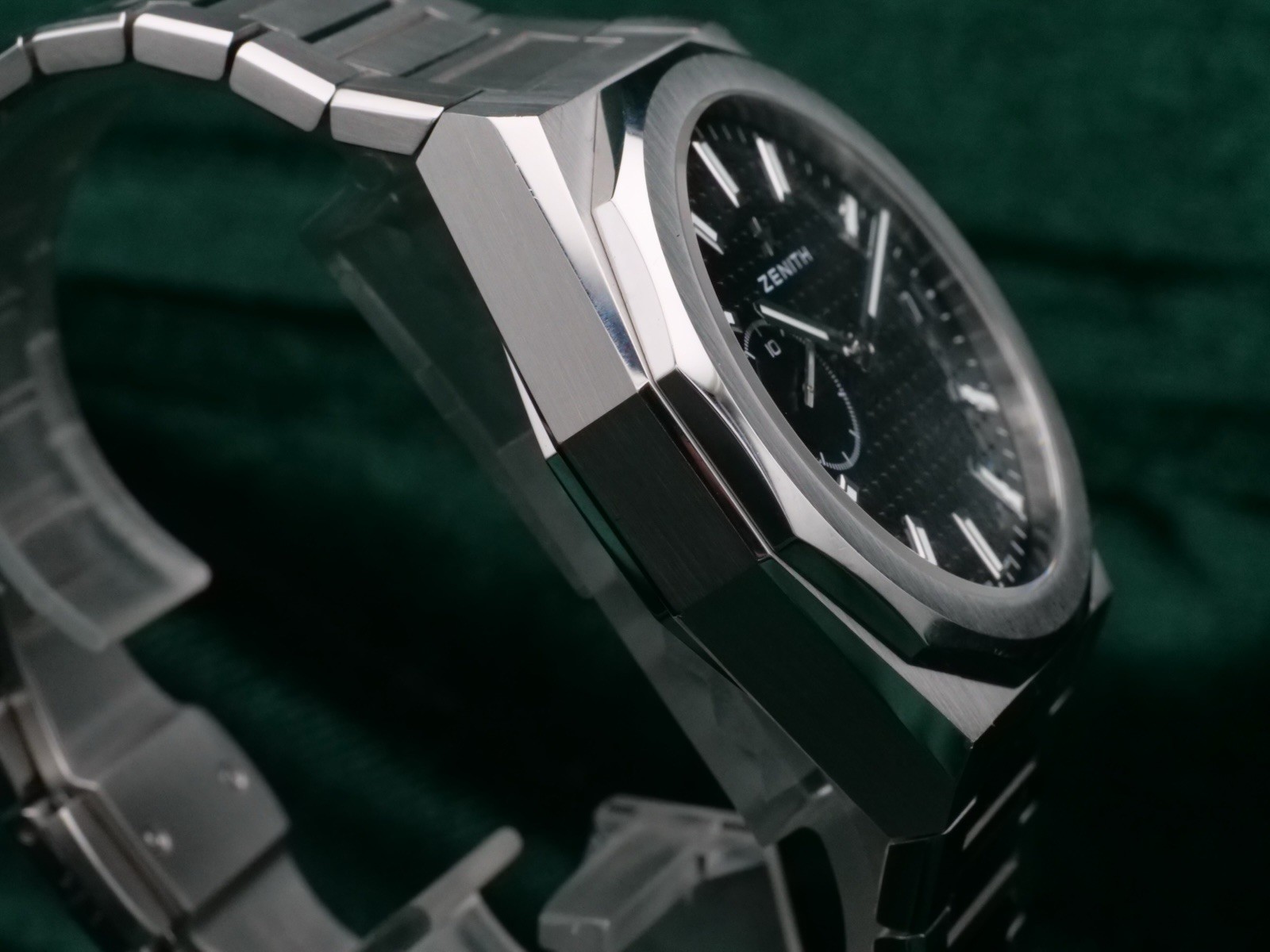 Zenith Defy Black Dial 41mm Stainless 03.9300.3620/21.I001 Complete Full Set