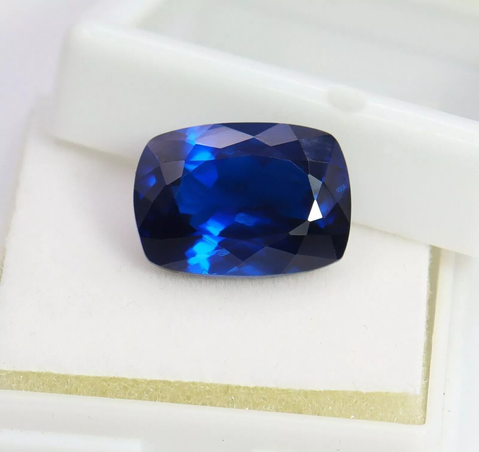 Natural 7.65 Ct Blue Sapphire Cushion Cut Certified Flawless Rare Loose Gemstone