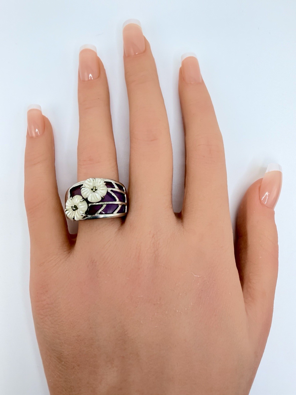 Sterling Silver 925 Amethyst Band With MOP Floral Decor Ring 8.15g, Size 9