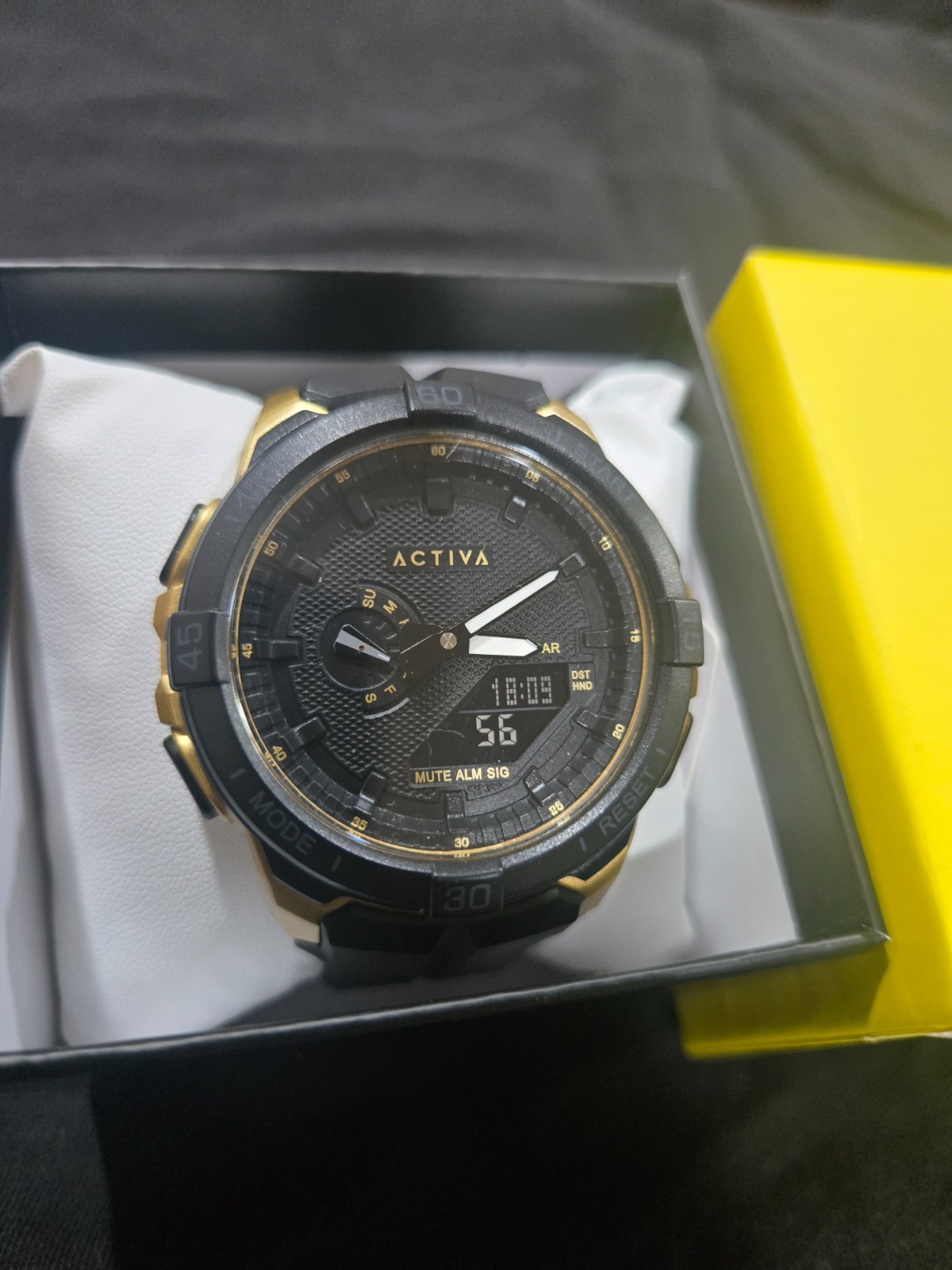 Activa Spry x Invicta Digital 50m Black/Gold 53mm Silicone Strap