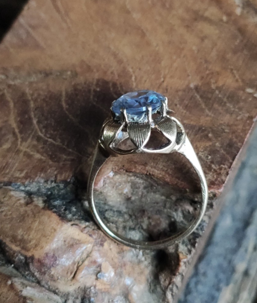 9ct Gold Ring Set With Large Blue Topaz Stone 9 Carat Yellow Gold Ring 2.9g