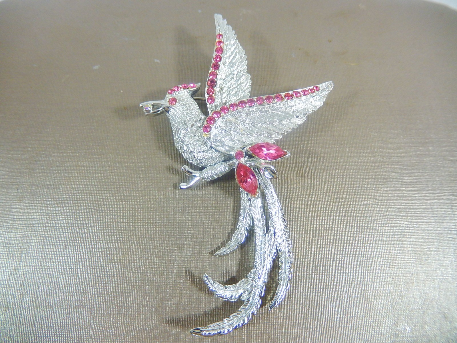 VTG BIRD OF PARADISE SILVER TONE ROSE PINK RHINESTONE LARGE FIGURAL BROOCH PIN