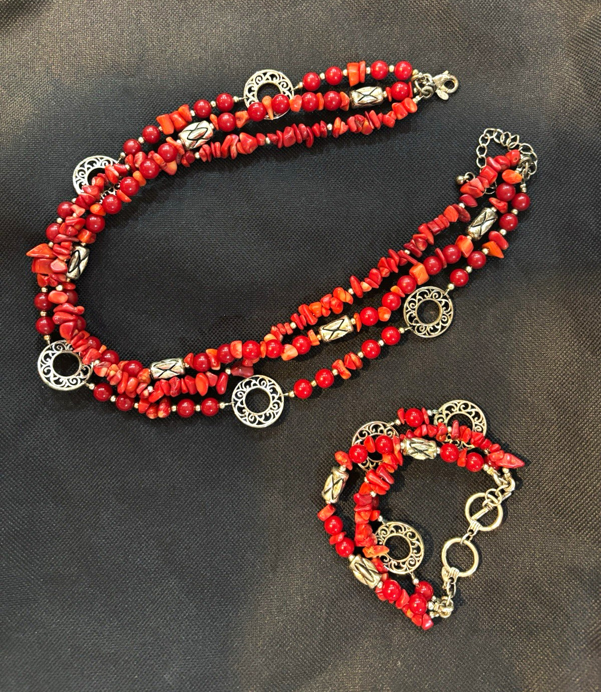 Red Chip Stone Beaded Necklace & Bracelet Set, Adjustable, Silver Tone
