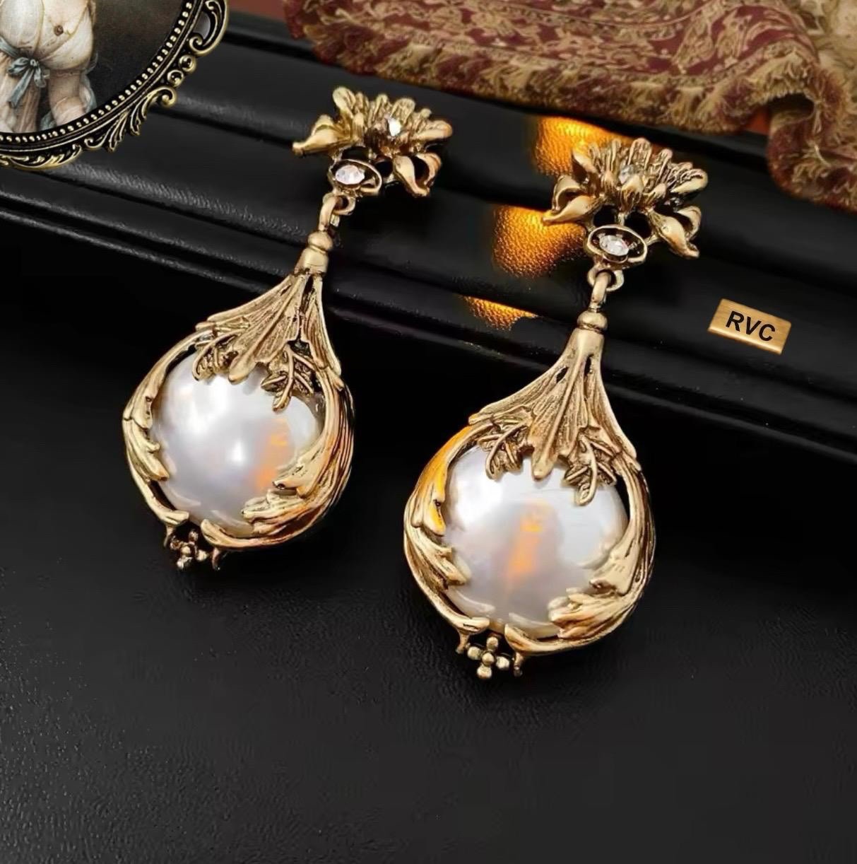 Victorian Style Vintage Revival Gothic Medieval Pendant Necklace & Earrings Set