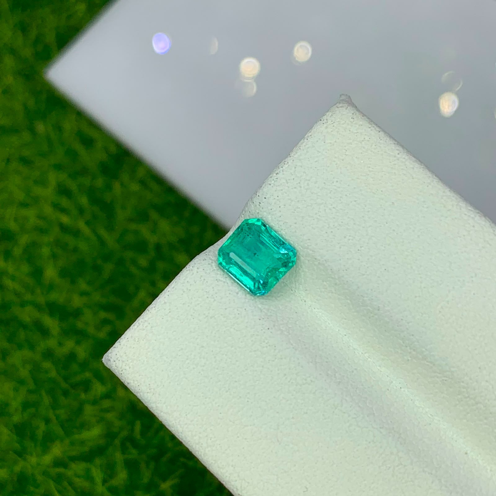 AIG Certified Green Emerald 0.84 Ct Octagon Jewelry Stone Minor Oiling-Nigeria