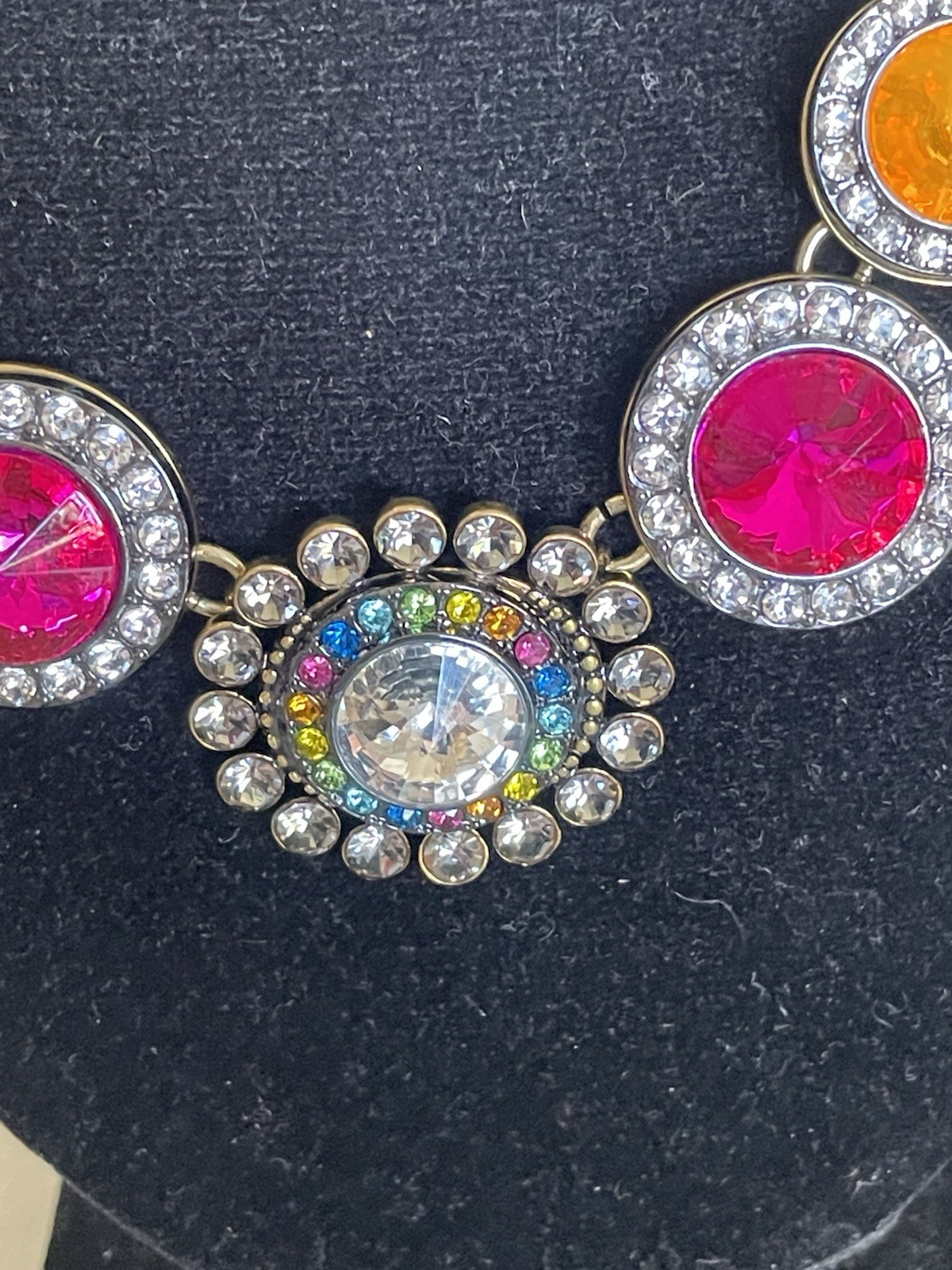 KURT GEIGER LONDON GOLD TONE OCTAVIA NECKLACE IN MULTI 16”+2”
