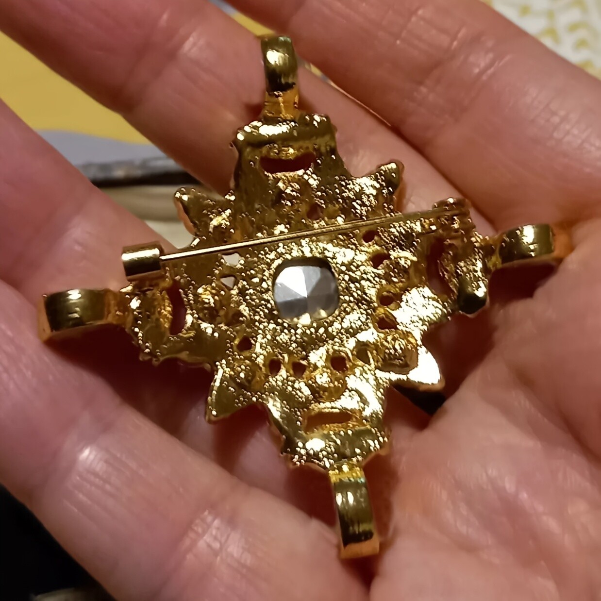 Women Men vintage Baroque Brooch – Antique Red Green Rhinestone Corsage