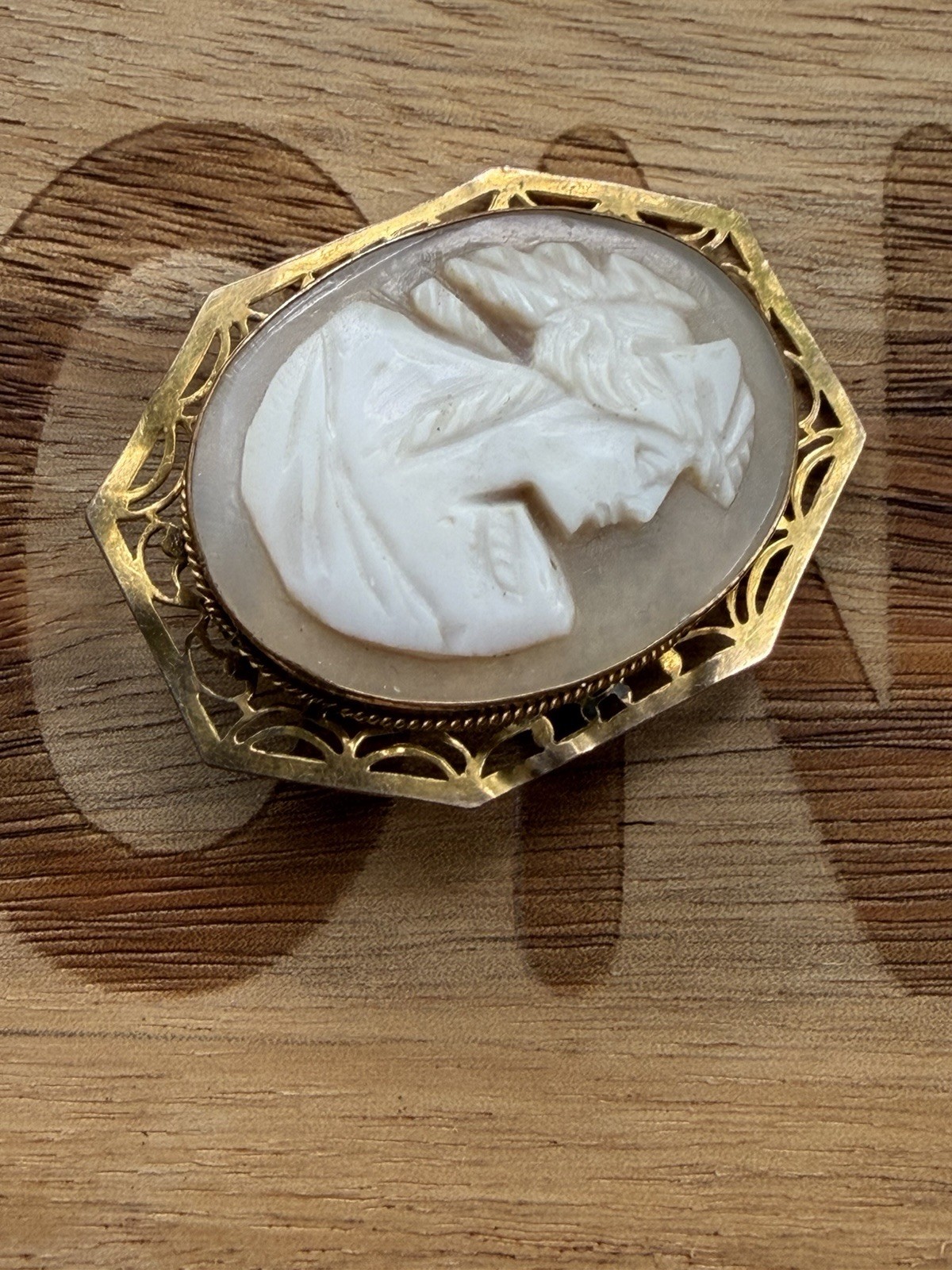 Antique Gold Shell Cameo Brooch Beautiful